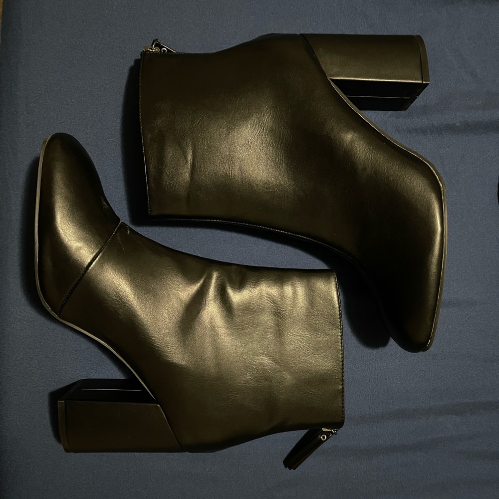 Forever 21 Black Ankle Booties with Block Heel